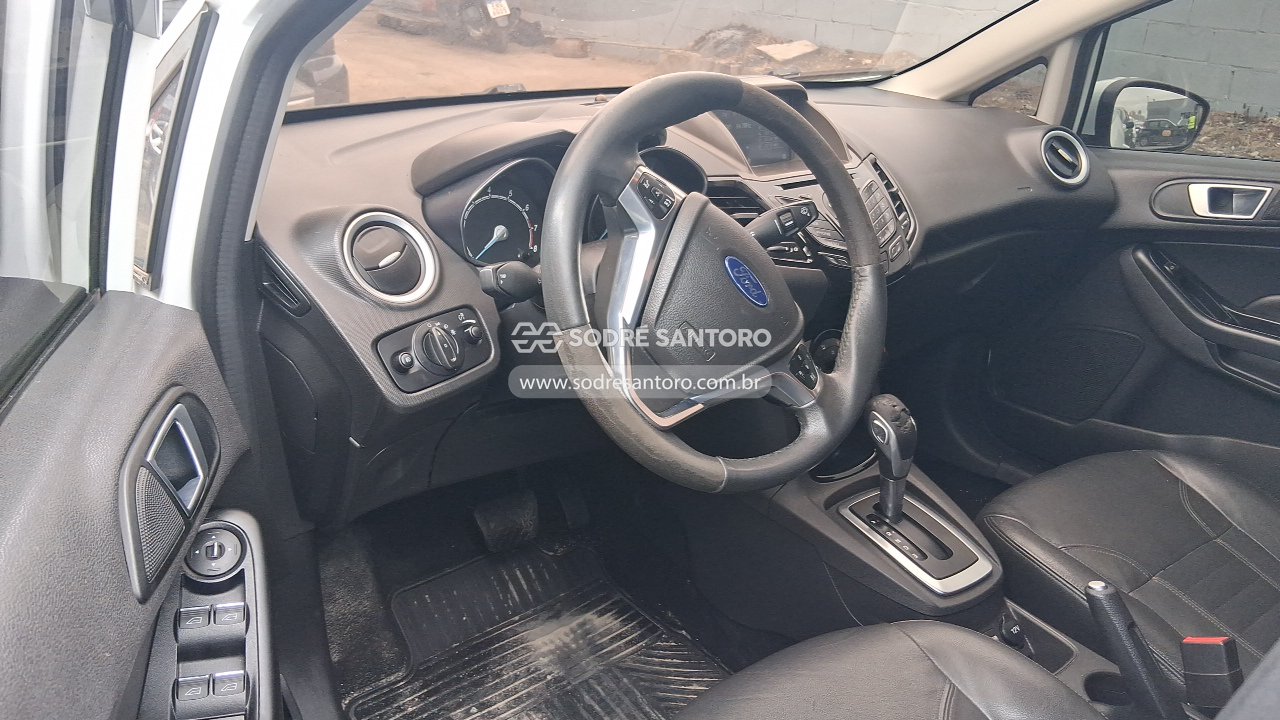 Foto 6 de 11: FORD - FIESTA HA 1.6L TI A 2014/2014