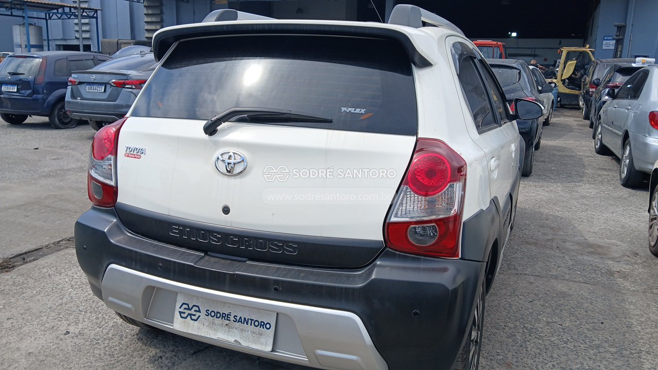 Foto 4: TOYOTA - ETIOS HB CROSS 2013/2014