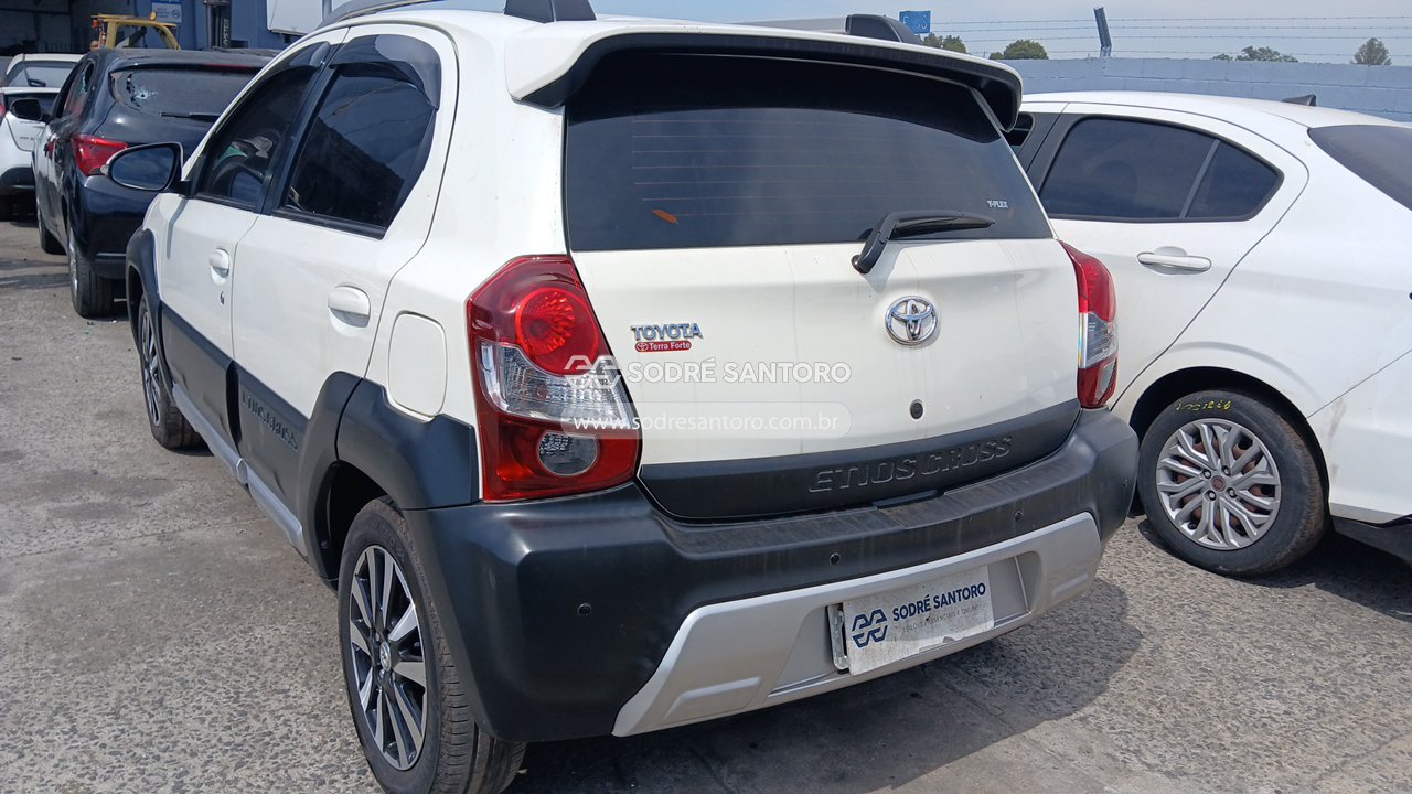 Foto 2: TOYOTA - ETIOS HB CROSS 2013/2014