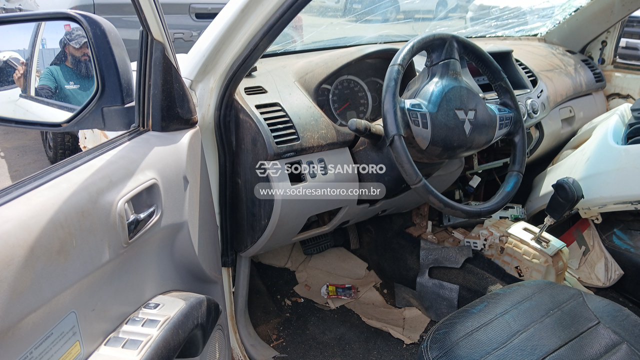 Foto 6 de 13: MITSUBISHI - L200 TRITON HPE 2013/2014