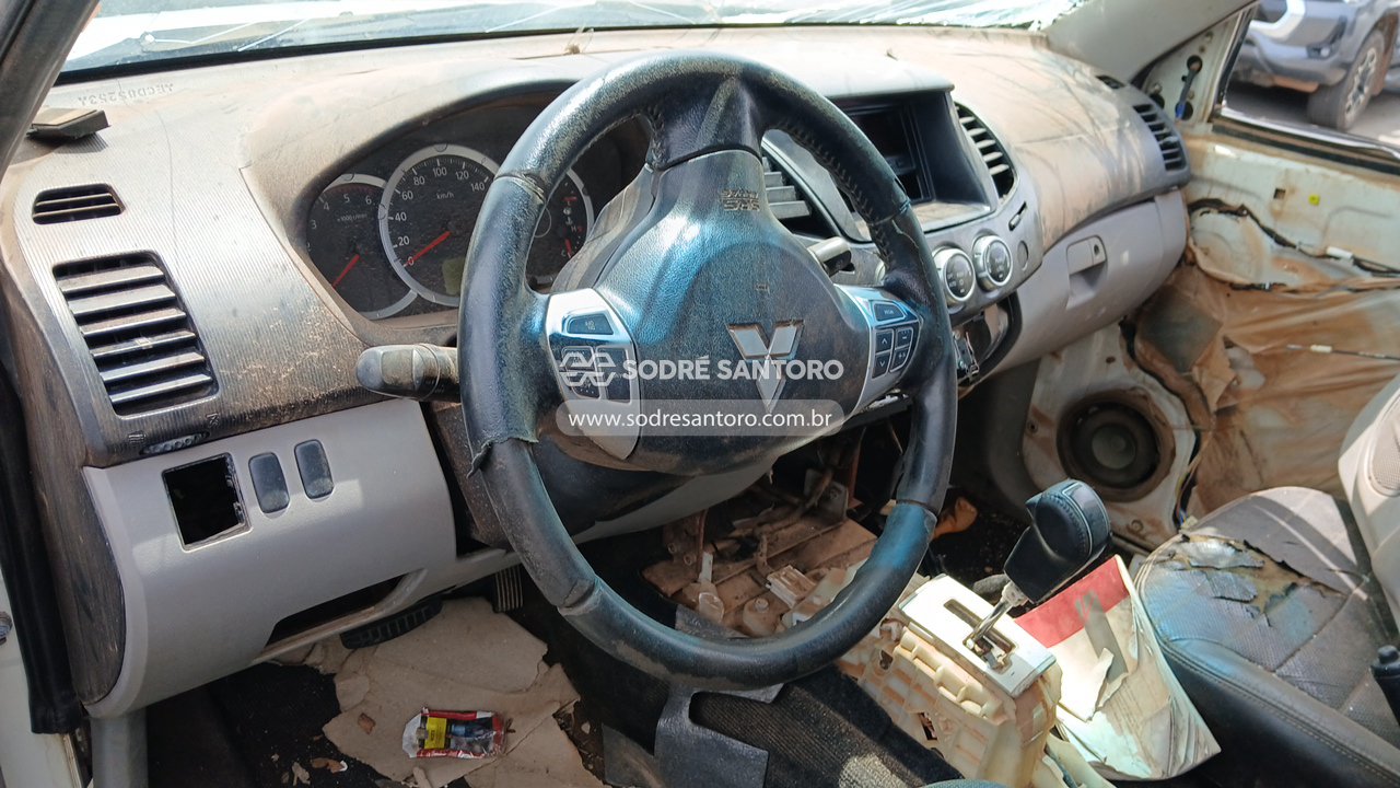 Foto 7 de 13: MITSUBISHI - L200 TRITON HPE 2013/2014